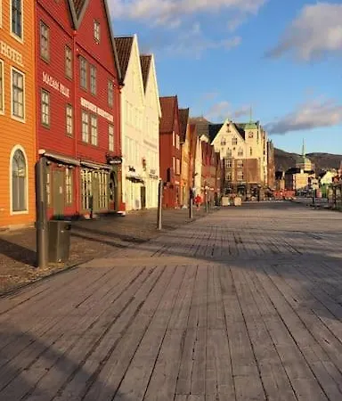 아파트 Sentral Leilighet Med Fantastisk Utsikt! *